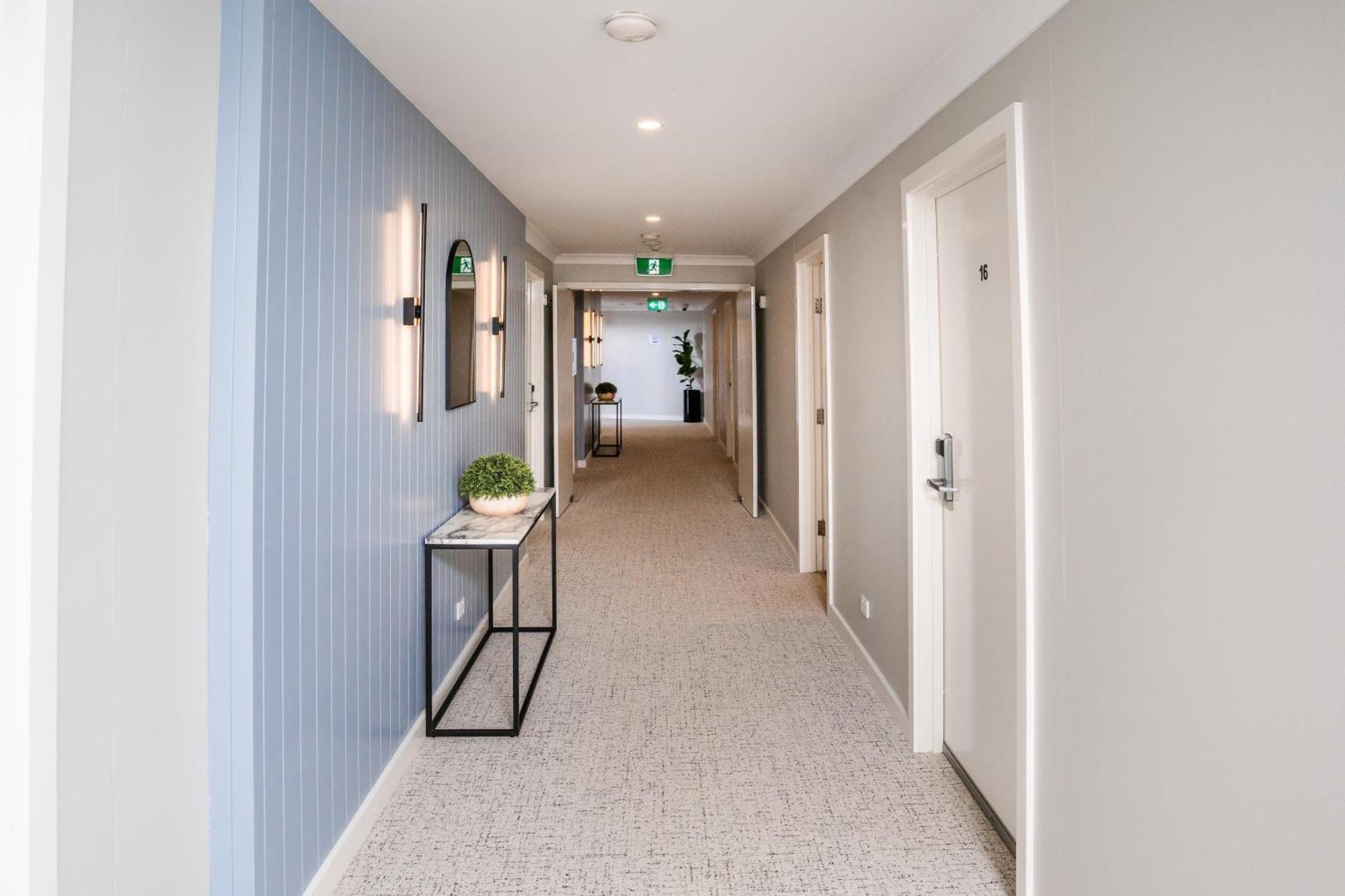 Warners At The Bay Motel Warners Bay Buitenkant foto